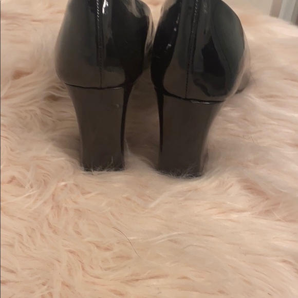 Black shoes - Picture 2 of 3